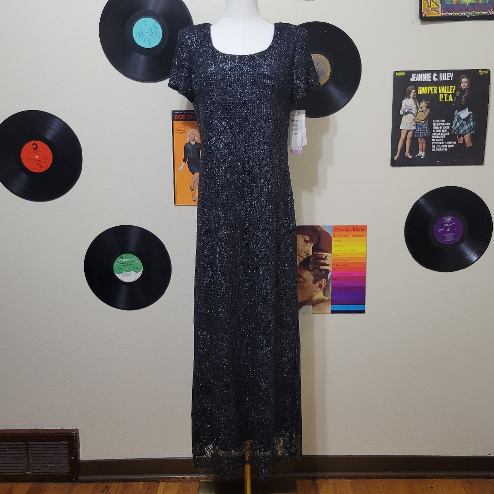 Jessica Howard | Metallic Black Lace Knit Maxi Dress